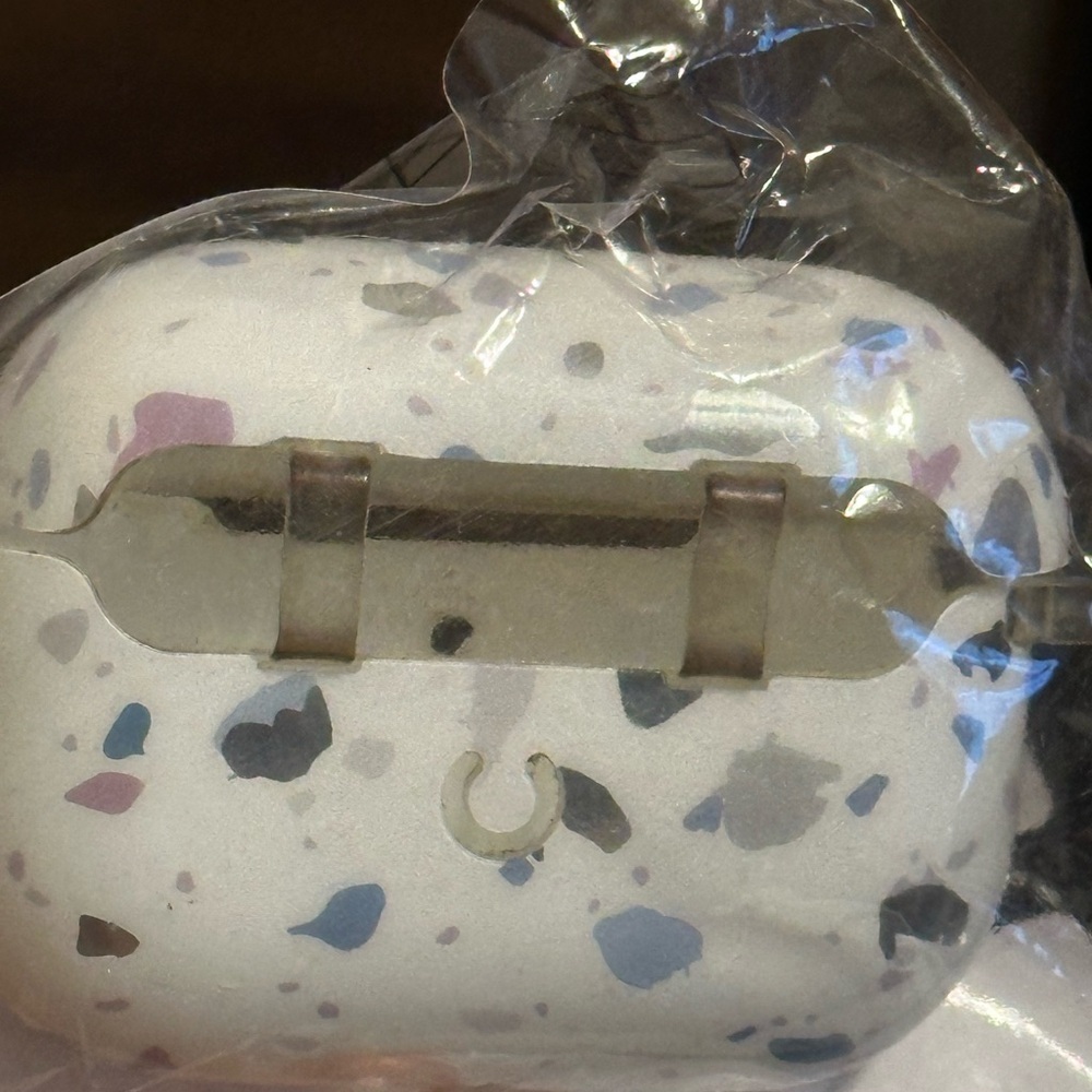 Apple Speckled AirPod Pro (2nd Generation) Case Cover